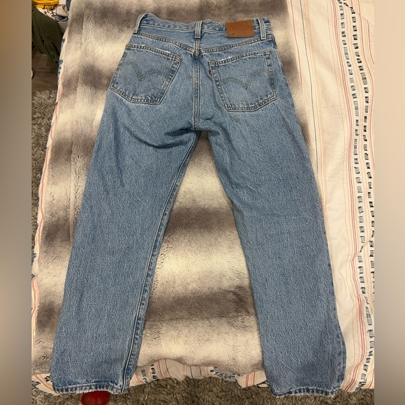 Levi Wedgie Straight Jeans!! Size 24. I wore them once so brand new. - Picture 1 of 4